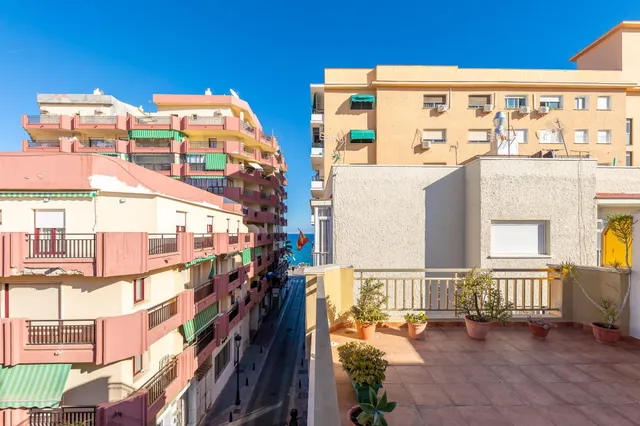 Piso con gran terraza de 29 m2 en segunda línea de playa – Fuengirola — 13