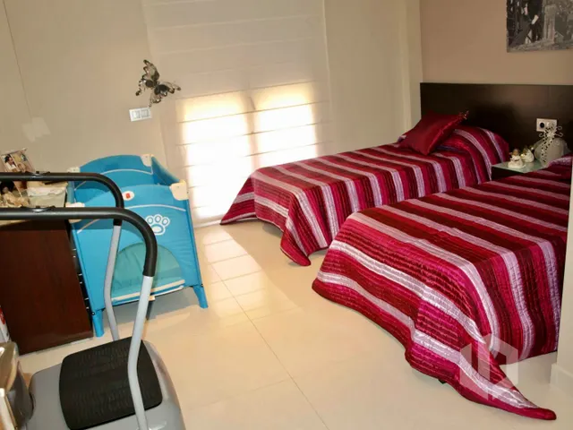 Chalet de lujo y dos adosados individuales. Oferta Única! — 28