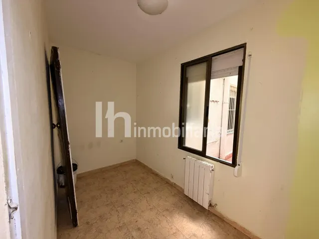 Calle ROMANÍ, amplio y luminoso — 10