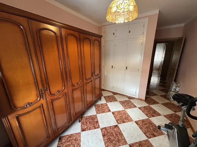 Se vende piso en planta baja, zona las canteras. — 8