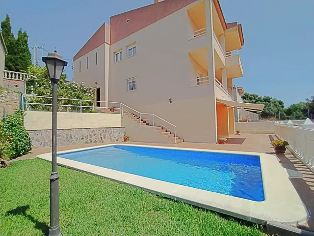 PRECIOSA CASA CON VISTAS AL MAR EN SEGUR DE CALAFELL — 3