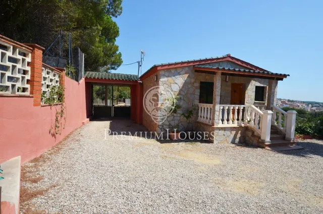 Casa en venta con gran parcela frente al mar en Canet de Mar — 32