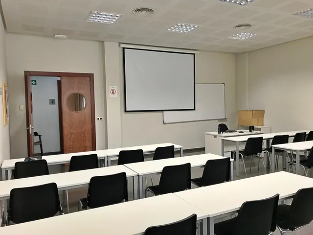 LOCAL CENTRICO PARA NEGOCIO — 3