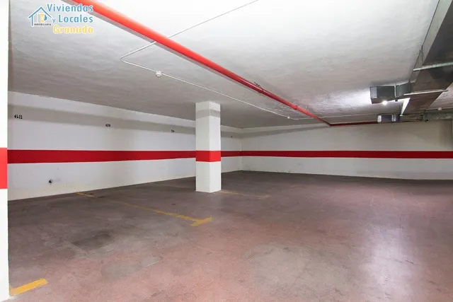 Camino de Ronda cercano a Caleta. Plaza de garaje en venta con acceso en rampa a 15.000€ cada una. A — 13