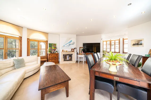 Chalet unifamiliar de 5 dormitorios y 5 baños, con piscina, garaje, ascensor y apartamento de invitados en Peguera (Calvià) — 14