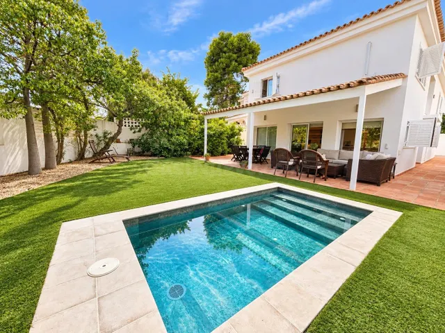 Chalet independiente con piscina y jardín en El Vedat de Tor