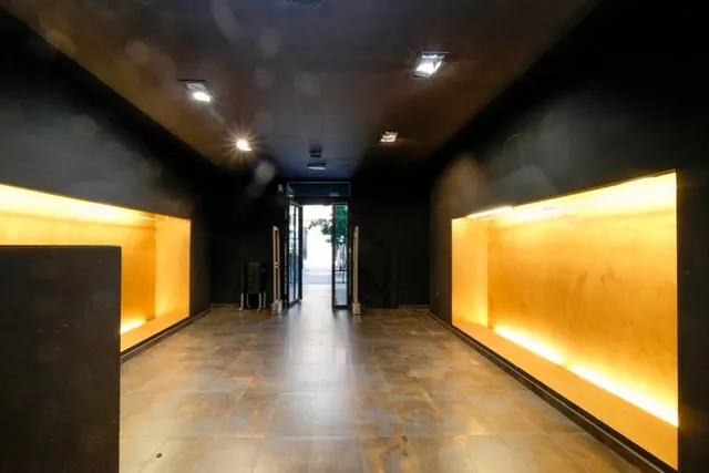 LOCAL EN PUERTA REAL-RECOGIDAS (PLAZA CAMPOVERDE) — 38