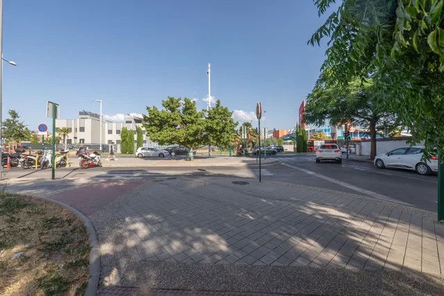 Se vende plaza de garaje en Parque Lagos cerca de Carrefour — 20