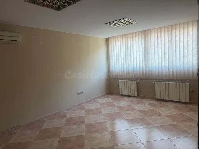 Oficina en Alquiler en la Zona PERU de Cáceres — 3