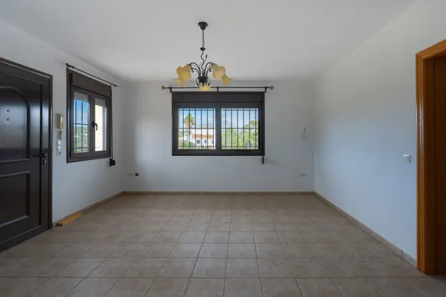 Villa 4 habitaciones 540m² en venta - La Lluca - La Tarraula — 28