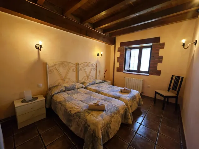 CASA PAREADA CON JARDÍN EN CIEZA — 10