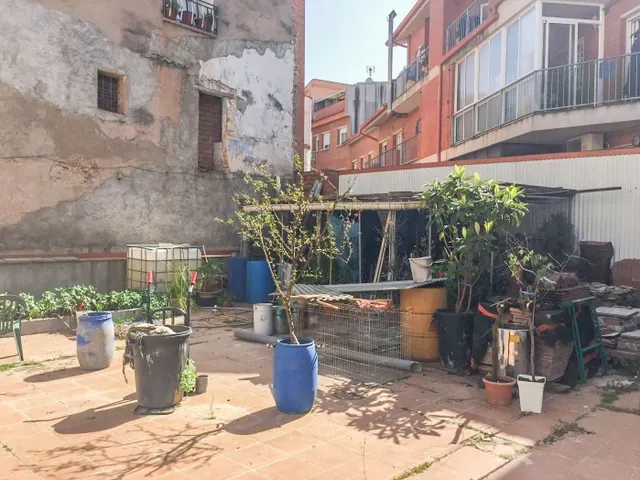 TERRENO URBANO EN RIPOLLET CON PARKING — 12