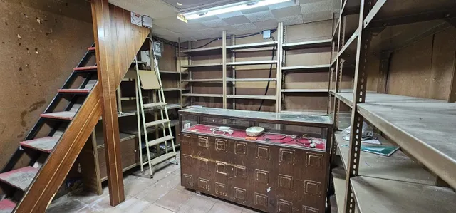local comercial junto a la plaza mayor — 3