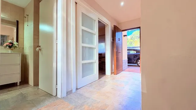 Elegància, Espai i Confort en una Casa Exclusiva a Can Font — 9