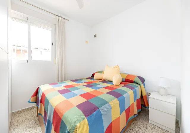 ¡Oportunidad única! Ático de 4 dormitorios y 2 baños con gran terraza frente al Colegio Agustinos (Arabial) — 24
