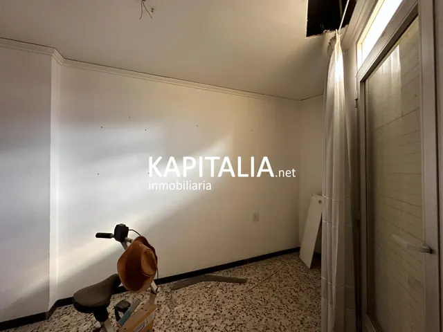 Casa en VENTA en Canals, barrio de La Torreta, con garaje privado, patio y gran potencial — 20