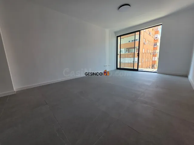 PISO EN QUINTA PLANTA SIN AMUEBLAR MUY CÉNTRICO - foto 3