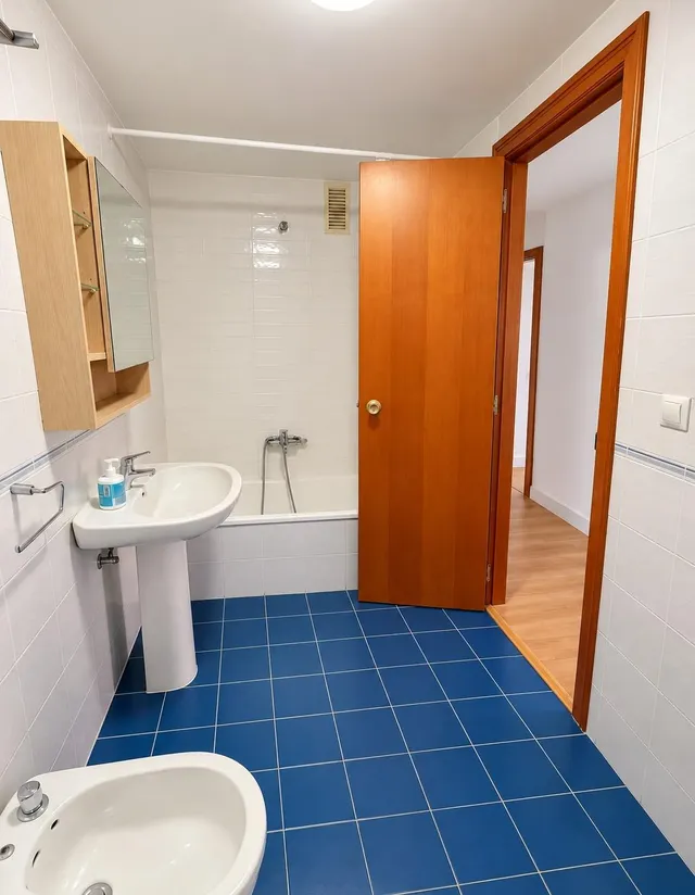 Piso reformado de 3 habitaciones con balcón — 13