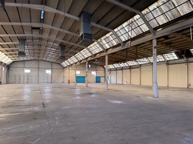 Local comercial 6400m² en venta - Ceutí