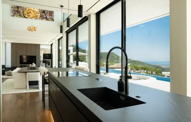Chalet 4 habitaciones 1847m² en venta - Costa del Sol - foto 2