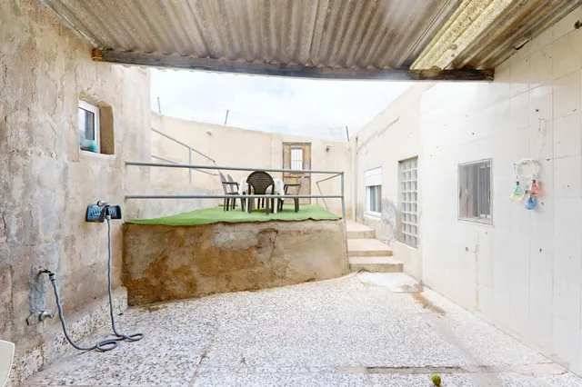 Luminosa Planta Baja con Gran Patio y Terraza en el Barrio de la Concepción — 50