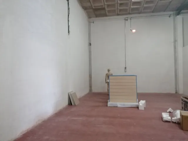 LOCAL COMERCIAL CONSTRUIDO EN NAVE DE 540 METROS CON LICENCIA DE APERTURA EN USO — 13
