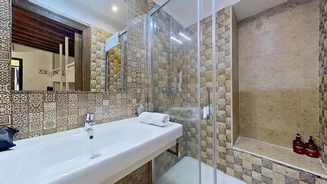 Edificio turístico con cambio de uso a Hostal — 42
