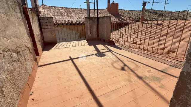 Amplia Casa en Monforte del Cid con Garaje doble y Terraza — 3