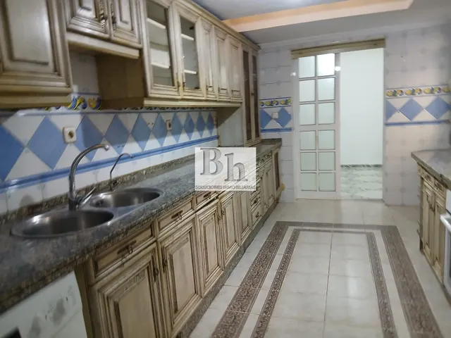 Oportunidad piso venta zona capuchinos concretamente avenida principal vistas despejadas, exterior, 4 dormitorios, 2 baños, garaje, patio, terraza, mejor ver... — 11