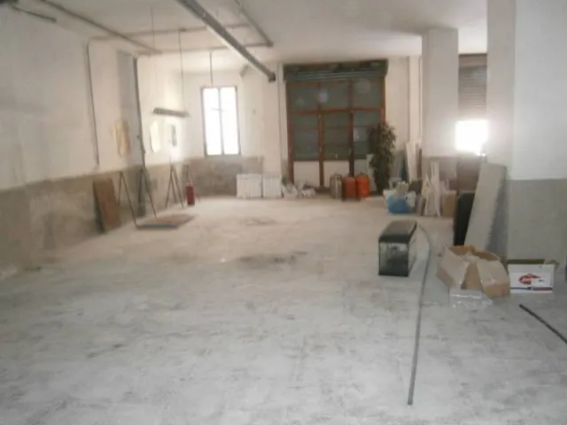 LOCAL COMERCIAL — 2