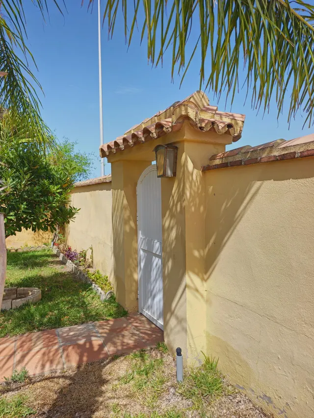 CHALET CON PISCINA EN SANCTI PETRI — 9