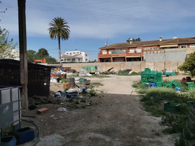 SE VENDE CASA EN JACARILLA,  PARA REFORMAR — 21