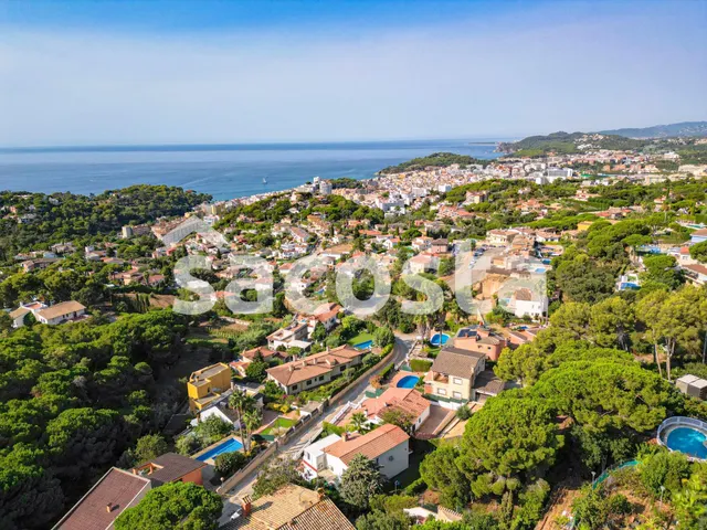Casa con vistas al mar y licencia turística en Roca Grossa -