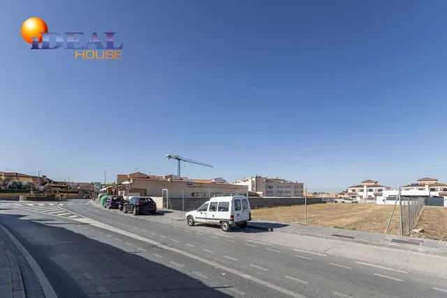 Solar de 1.175 m2 en Ogijares — 5