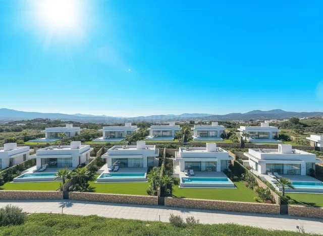 Terreno para construir villas exclusivas en Estepona Golf