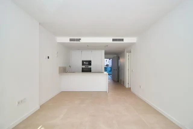 Apartamento  de 2 dormitorios y 2 baños , a estrenar en  pleno centro de Fuengirola. — 10