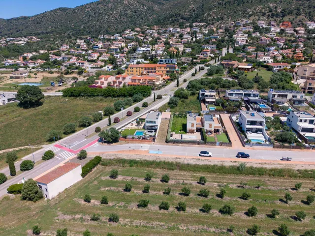 CASA DE OBRA NUEVA CON PISCINA Y INCREIBLES VISTAS — 12