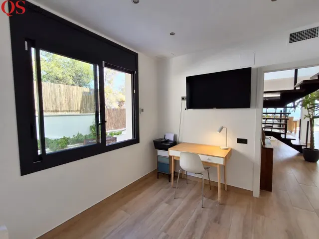 Villa contemporánea con piscina y vistas panorámicas al mar en Cunit — 24