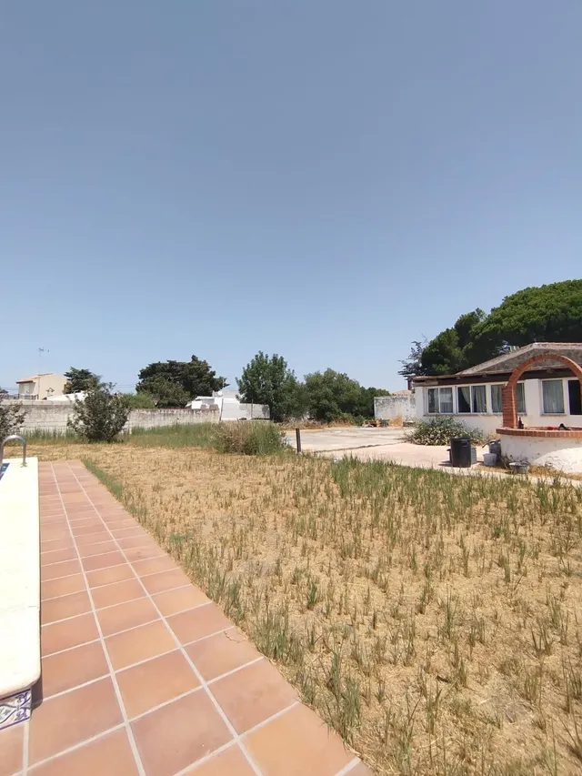 Amplio Chalet en Chiclana de la Frontera con Piscina y Gran Parcela — 14