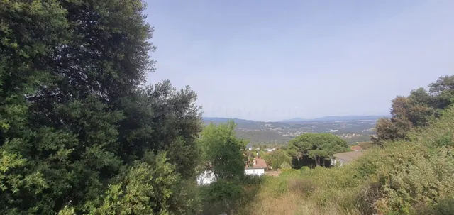 Solar bien situado. Sol y vistas