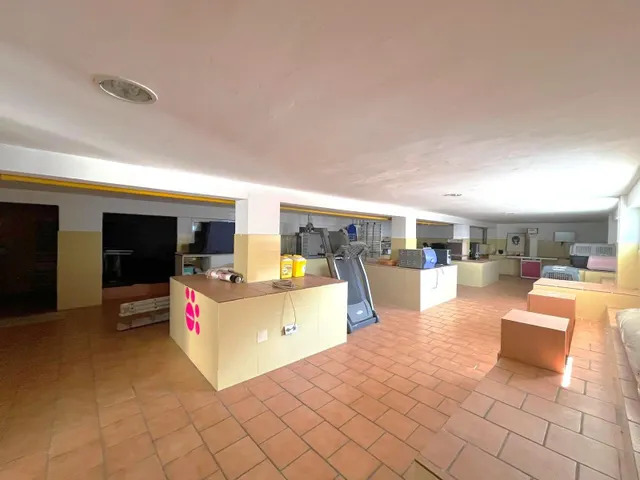 VENTA AMPLIO LOCAL COMERCIAL ARROYO DE LA MIEL — 10