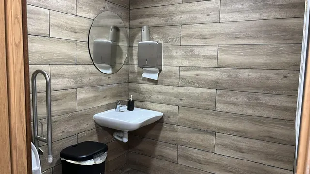 Se vende local comercial en pleno centro de Antequera — 8