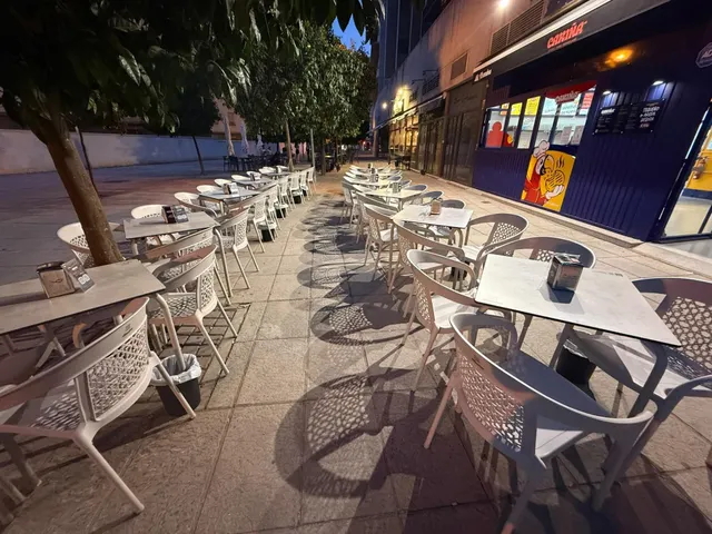 Traspaso Magnífico Local en el Porvenir — 44