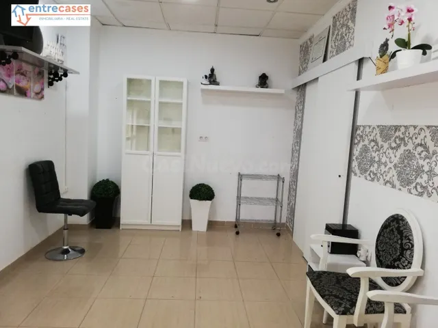 LOCAL CON LICENCIA ESTÉTICA O PELUQUERIA — 2
