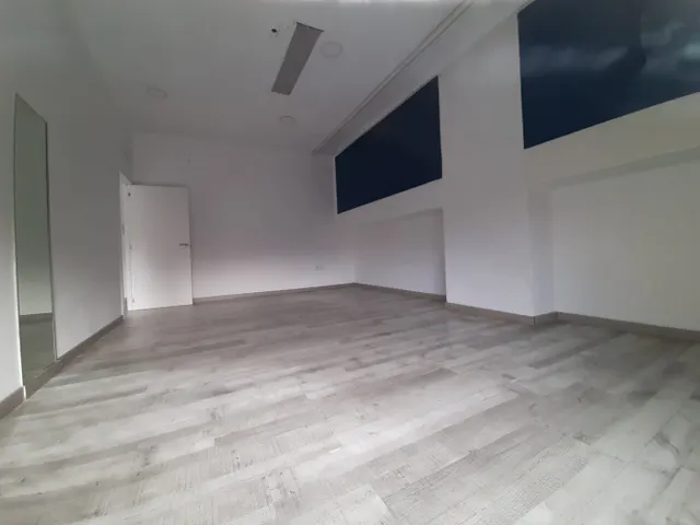 Estupendo local en Obispo Galarza — 8