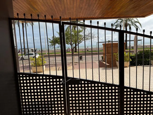 Apartamento en primera línea de playa en gandía con vistas al mar — 40