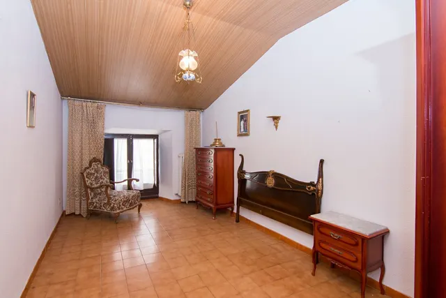 Escpecatcular Casa- Edficicio en el Centro de Baza — 47