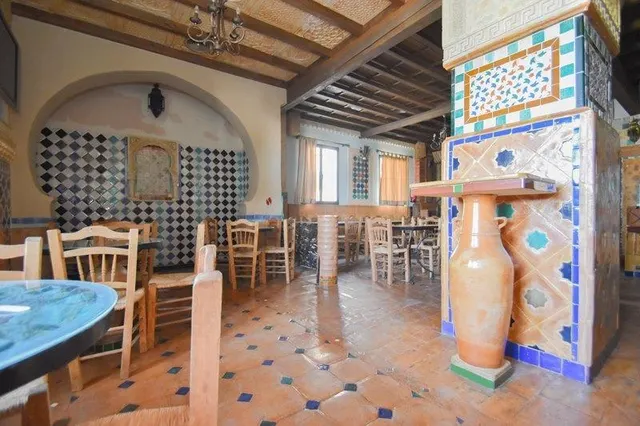 Restaurante totalmente instalado con licencia — 11