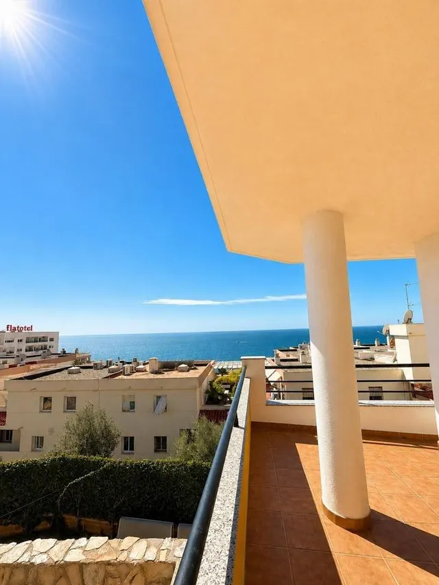 Piso en esquina con vistas al mar y acceso directo a piscina | Torrequebrada — 25