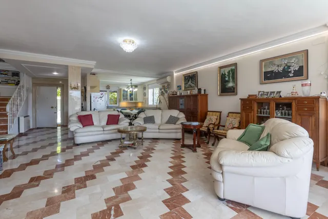 ESPECTACULAR CASA CON PISCINA EN LAS GABIAS — 6